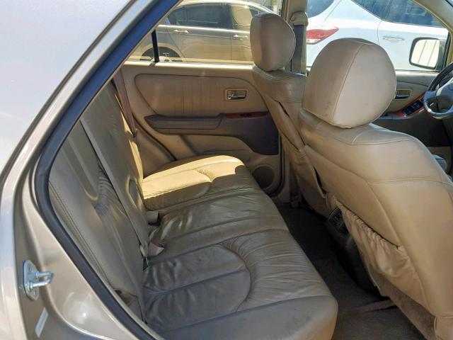 JTJHF10U310215428 - 2001 LEXUS RX 300 GOLD photo 6