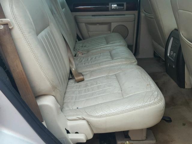 5LMFU28R33LJ44277 - 2003 LINCOLN NAVIGATOR 银色 照片 6