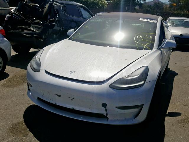 5YJ3E1EB5JF134102 - 2018 TESLA MODEL 3 WHITE photo 2