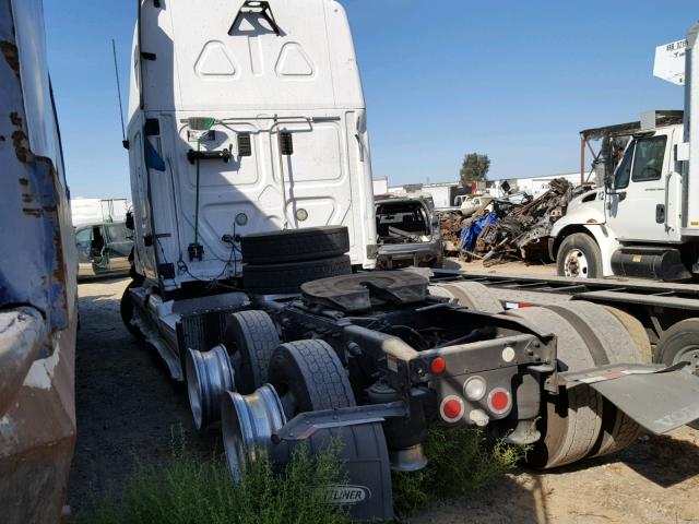 1FUJGLDR79LAC0825 - 2009 FREIGHTLINER CASCADIA 1 WHITE photo 3