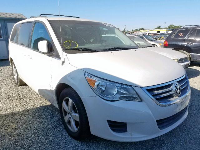 2V4RW3DG6BR625791 - 2011 VOLKSWAGEN ROUTAN SE WHITE photo 1