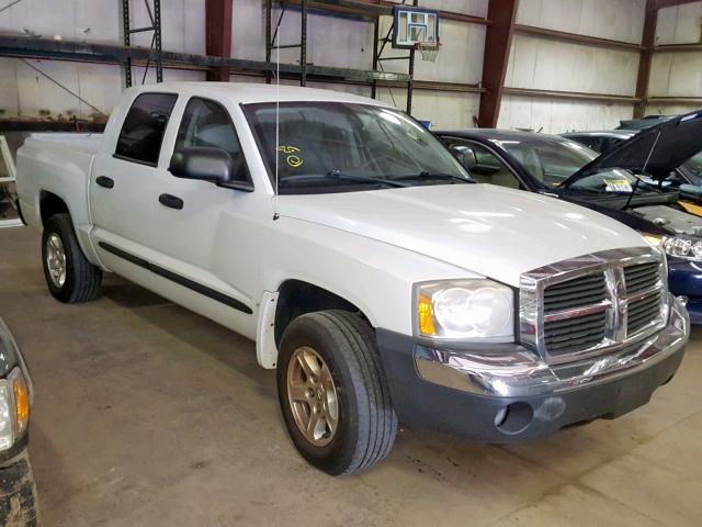 1D7HE48N45S304753 - 2005 DODGE DAKOTA QUA WHITE photo 1