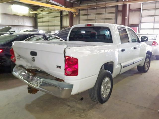 1D7HE48N45S304753 - 2005 DODGE DAKOTA QUA WHITE photo 4