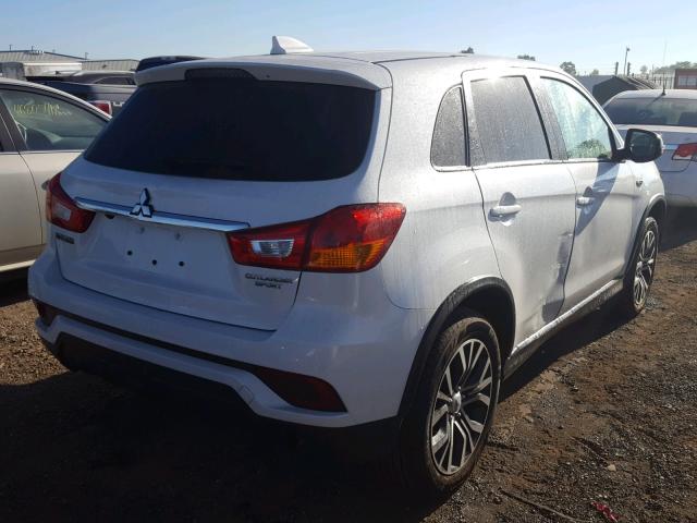 JA4AP3AU3JU004390 - 2018 MITSUBISHI OUTLANDER WHITE photo 4