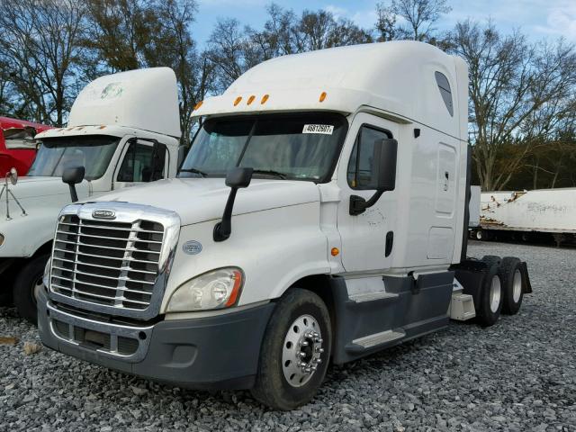 1FUJGLDRXDLFG5930 - 2013 FREIGHTLINER CASCADIA 1 WHITE photo 2