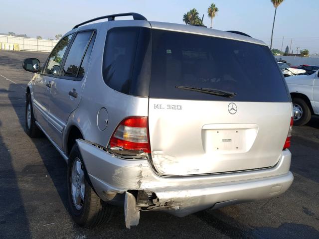 4JGAB54E41A264282 - 2001 MERCEDES-BENZ ML 320 SILVER photo 3