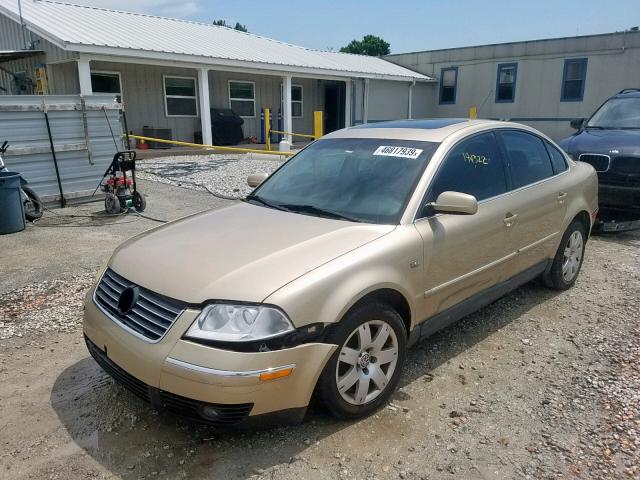 WVWTH63B02P045035 - 2002 VOLKSWAGEN PASSAT GLX GOLD photo 2