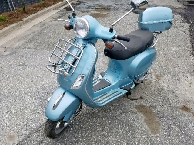 ZAPC386B6B5300304 - 2011 VESPA LX 50 BLUE photo 2