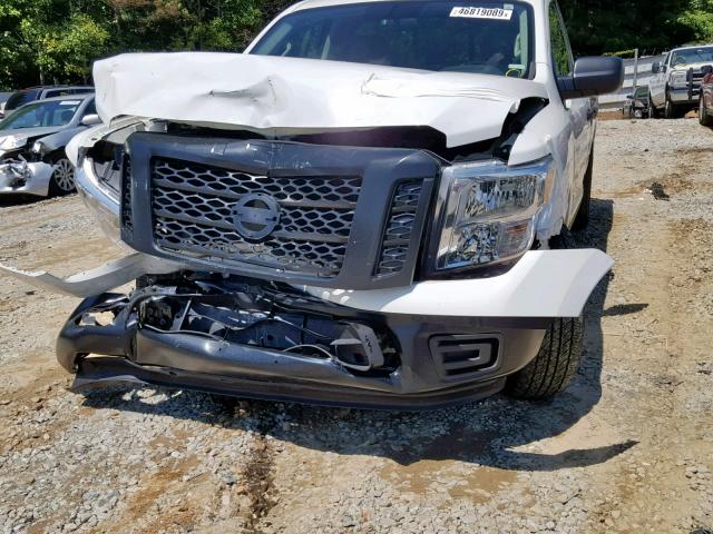 1N6AA1R79HN570016 - 2017 NISSAN TITAN S WHITE photo 9