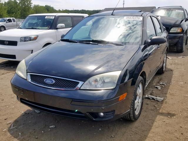 1FAHP34N97W212978 - 2007 FORD FOCUS ZX4 BLACK photo 2