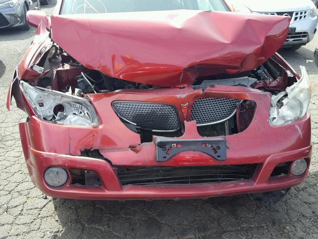 5Y2SL63875Z432740 - 2005 PONTIAC VIBE RED photo 9