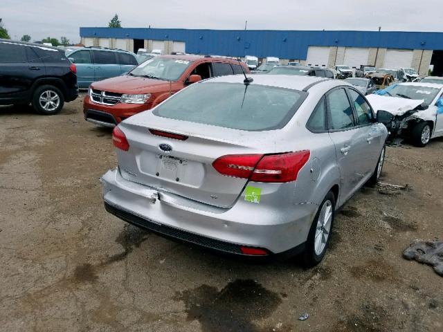 1FADP3F24HL276222 - 2017 FORD FOCUS SE SILVER photo 4