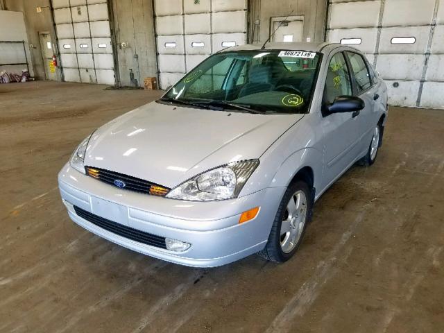 1FAFP38302W129853 - 2002 FORD FOCUS ZTS SILVER photo 2