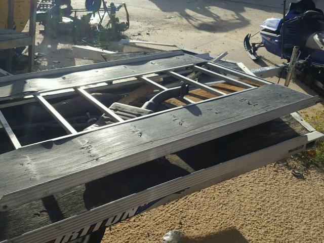 4TCSS110X5HV03392 - 2005 UTILITY TRAILER SILVER photo 5