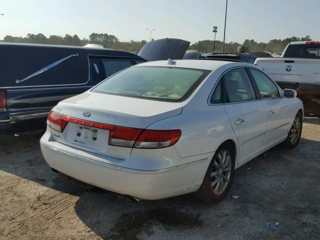 KMHFC46D49A350513 - 2009 HYUNDAI AZERA GLS WHITE photo 4