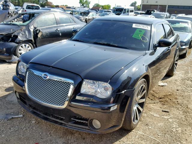 2C3LA73W07H660181 - 2007 CHRYSLER 300C SRT-8 BLACK photo 2