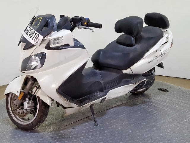 JS1CP51BXB2100906 - 2011 SUZUKI AN650 A WHITE photo 4