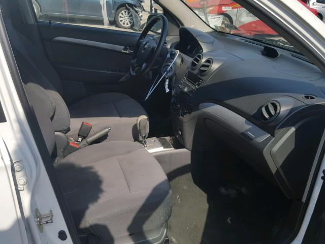 KL1TD5DE5BB194978 - 2011 CHEVROLET AVEO LS WHITE photo 5