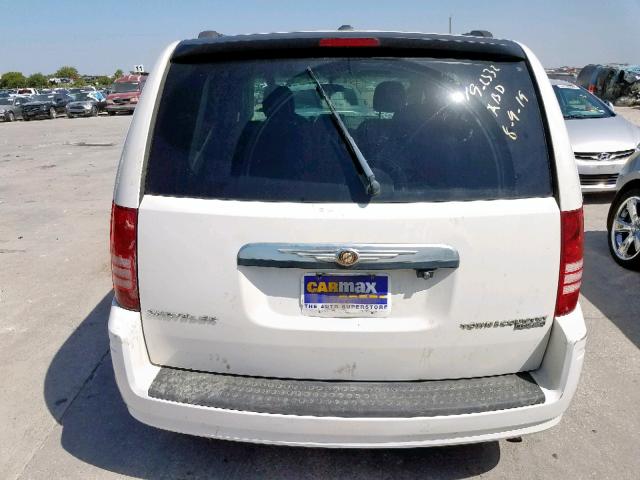 2A4RR5D16AR319028 - 2010 CHRYSLER TOWN & COU WHITE photo 9