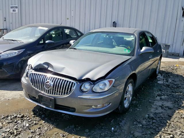 2G4WC582981154710 - 2008 BUICK LACROSSE C SILVER photo 2