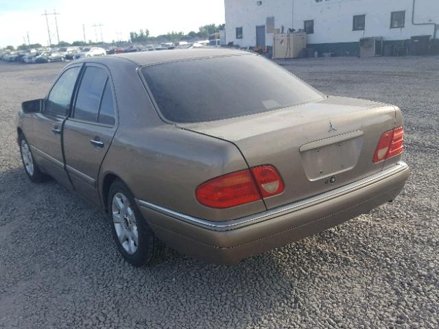 WDBJF72F7VA425177 - 1997 MERCEDES-BENZ E 420 GOLD photo 3