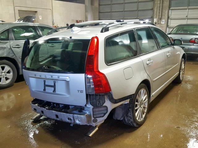 YV1672MW8B2605286 - 2011 VOLVO V50 T5 SILVER photo 4