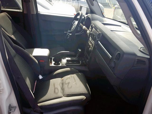 1J8HH48K28C115534 - 2008 JEEP COMMANDER 白色 照片 5