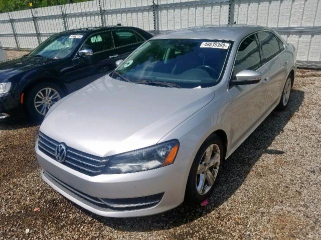 1VWBH7A39DC131058 - 2013 VOLKSWAGEN PASSAT SE GRAY photo 2