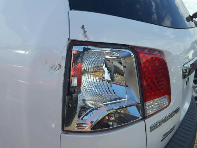 5XYKT4A66DG406438 - 2013 KIA SORENTO LX WHITE photo 9