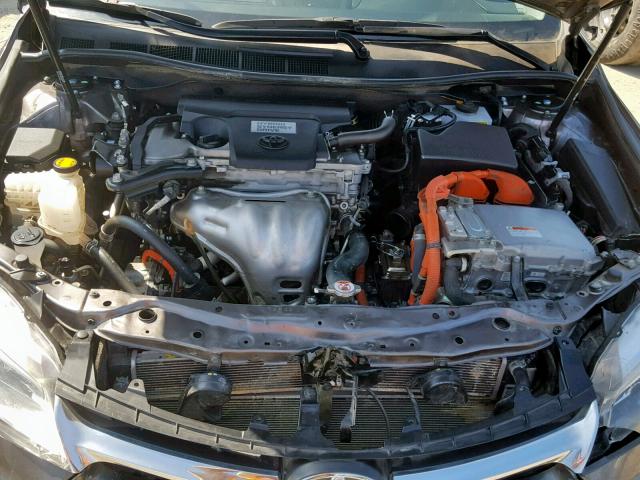 4T1BD1FK9HU215954 - 2017 TOYOTA CAMRY HYBR GRAY photo 7