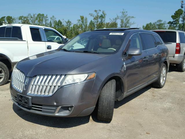 2LMHJ5AT8ABJ06234 - 2010 LINCOLN MKT GRAY photo 2