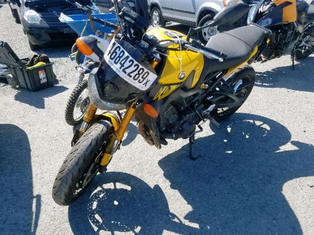 JYARN33EXFA005920 - 2015 YAMAHA FZ09 YELLOW photo 2