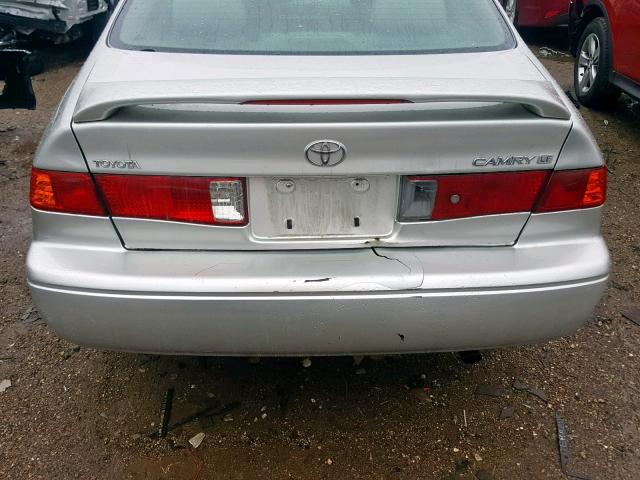 JT2BG22K9Y0401744 - 2000 TOYOTA CAMRY CE SILVER photo 9