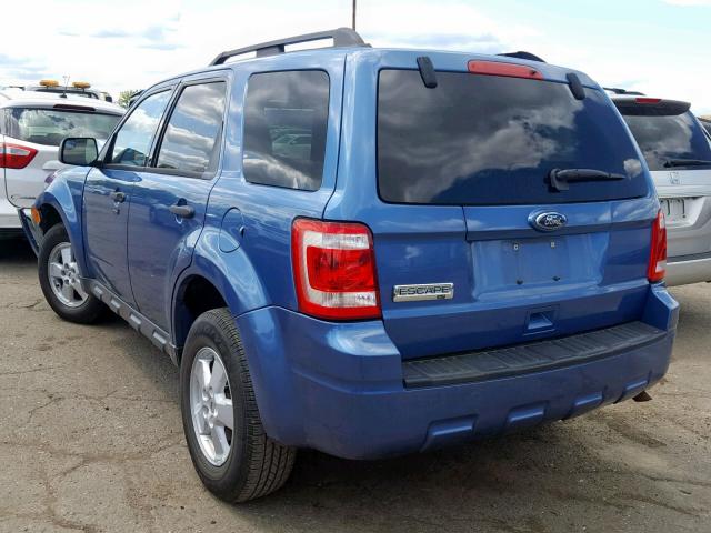 1FMCU0D76AKC50028 - 2010 FORD ESCAPE XLT BLUE photo 3