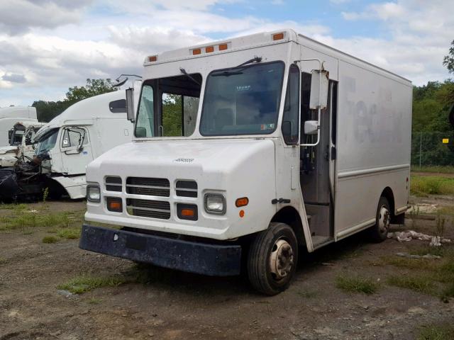 4UZAANCP15CV68847 - 2005 FREIGHTLINER CHASSIS M WHITE photo 2