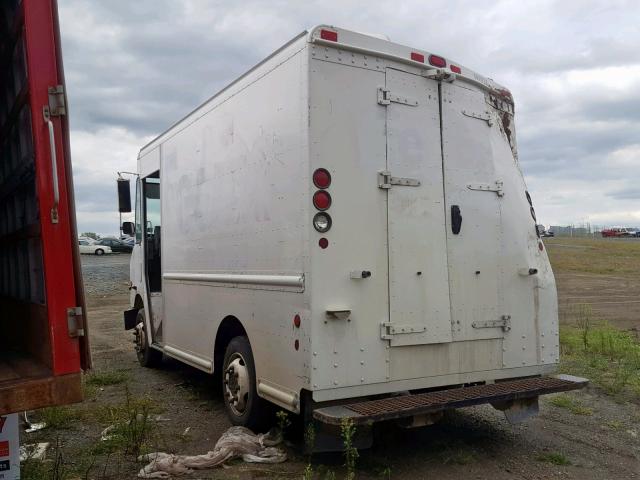 4UZAANCP15CV68847 - 2005 FREIGHTLINER CHASSIS M WHITE photo 3