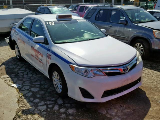 4T1BD1FK6EU110249 - 2014 TOYOTA CAMRY HYBR WHITE photo 1