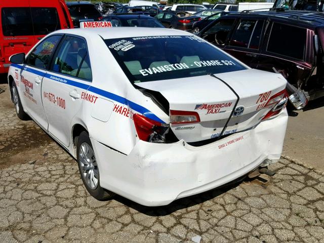 4T1BD1FK6EU110249 - 2014 TOYOTA CAMRY HYBR WHITE photo 3