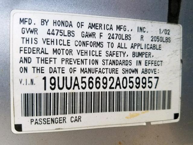 19UUA56692A059957 - 2002 ACURA 3.2TL SILVER photo 10