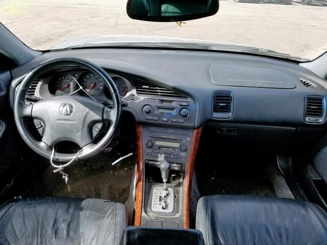 19UUA56692A059957 - 2002 ACURA 3.2TL SILVER photo 9