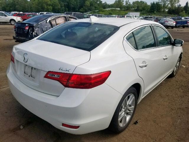 19VDE1F3XDE014049 - 2013 ACURA ILX 20 WHITE photo 4