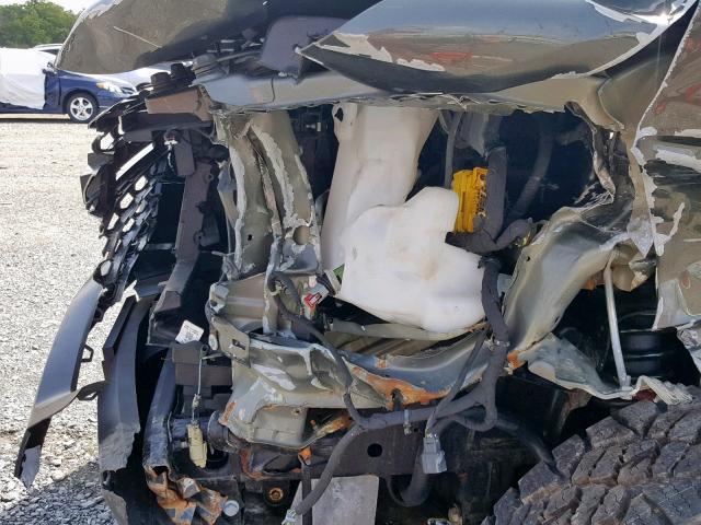 1GCGTEEN6J1103958 - 2018 CHEVROLET COLORADO Z GREEN photo 9