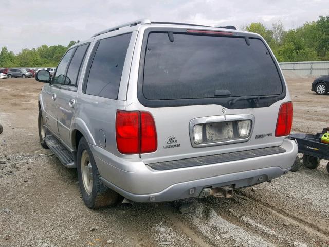 5LMPU28A0YLJ04664 - 2000 LINCOLN NAVIGATOR SILVER photo 3
