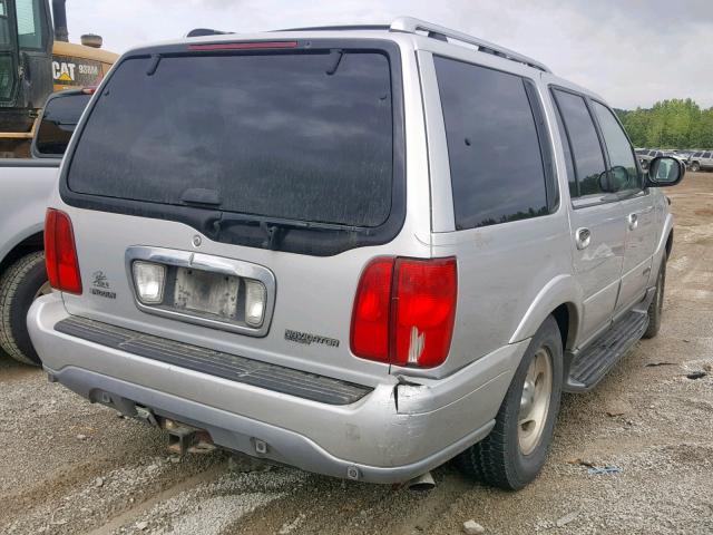 5LMPU28A0YLJ04664 - 2000 LINCOLN NAVIGATOR SILVER photo 4
