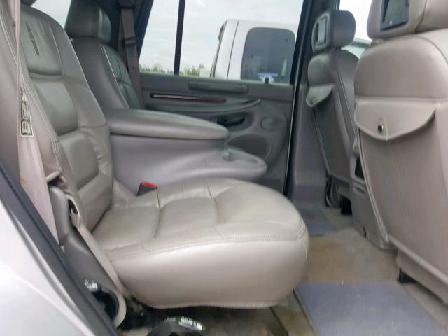5LMPU28A0YLJ04664 - 2000 LINCOLN NAVIGATOR SILVER photo 6
