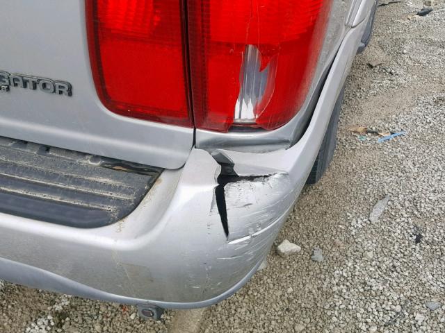 5LMPU28A0YLJ04664 - 2000 LINCOLN NAVIGATOR SILVER photo 9