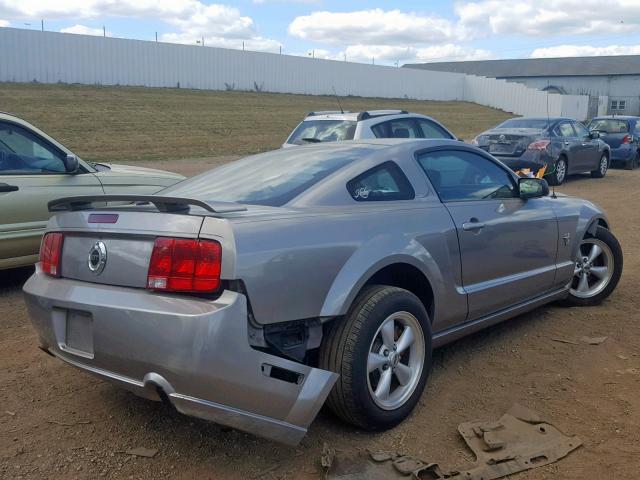 1ZVHT82H695120166 - 2009 FORD MUSTANG GT SILVER photo 4