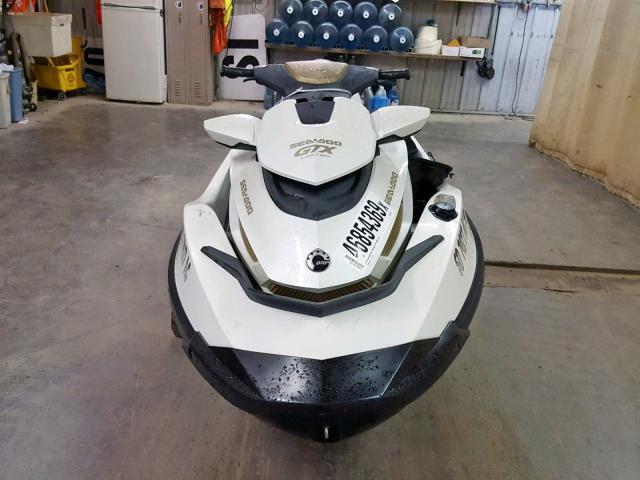 YDV02166E111 - 2011 BOMBARDIER JETSKI WHITE photo 9