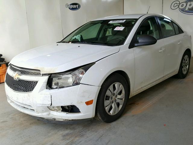 1G1PA5SH1E7212330 - 2014 CHEVROLET CRUZE LS WHITE photo 2