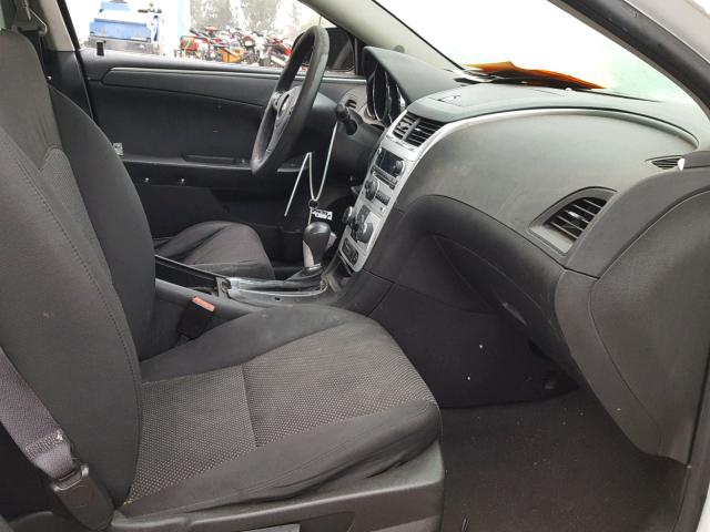 1G1ZC5E03CF372916 - 2012 CHEVROLET MALIBU 1LT WHITE photo 5